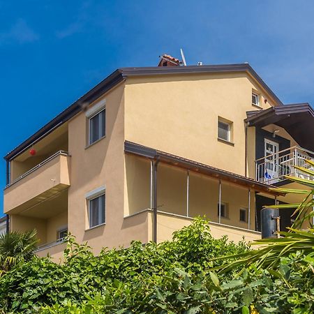 Apartmani Tena Njivice Kültér fotó