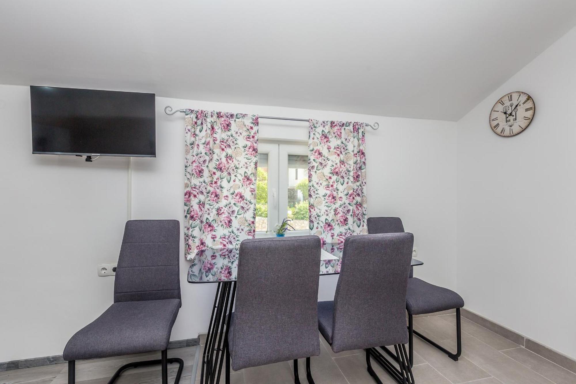 Apartmani Tena Njivice Kültér fotó