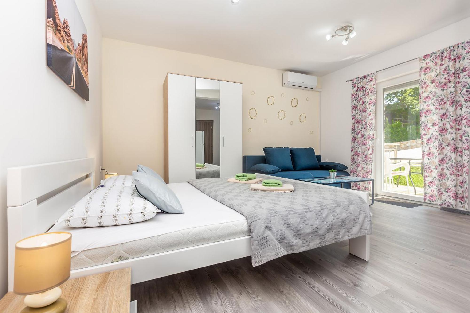 Apartmani Tena Njivice Kültér fotó