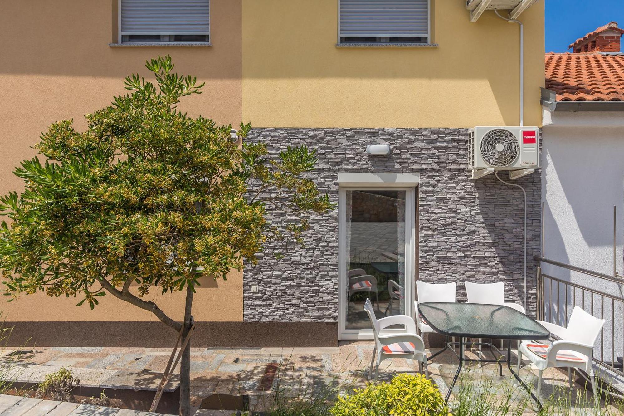 Apartmani Tena Njivice Kültér fotó