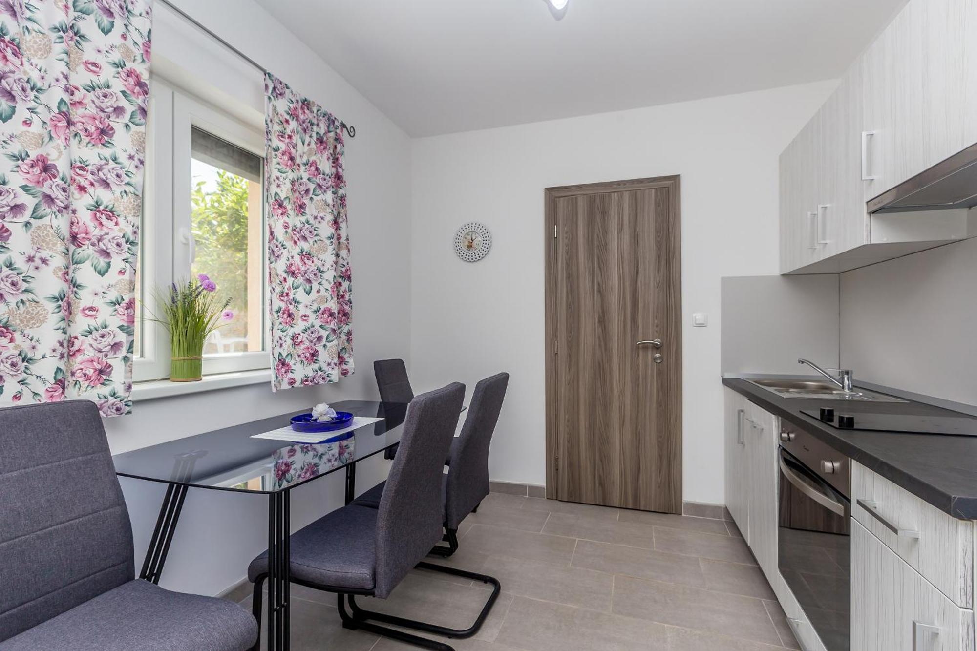 Apartmani Tena Njivice Kültér fotó